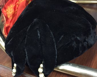 Vintage Martha Gene New York black velour pillbox hat