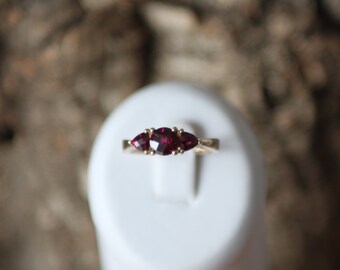 A Beautiful And Unusual Garnet Ring SKU1648