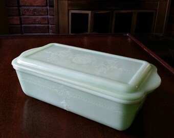 Anchor Hocking Fire King Jadeite Refrigerator Dish and Lid, Philbe Pattern, Green Glass