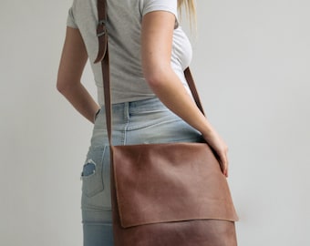 Leather Messenger Bag, Womens Satchel, Leather Cross Body Bag,Leather Satchel, Laptop messenger Bag, Personalized Bag, Personalized Gift