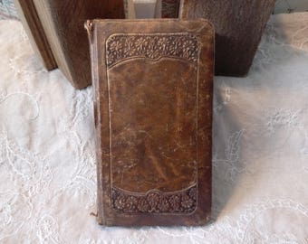 French Antique Missel, de la Sainte Ecriture 1929, Antique prayer book, French Illustrated prayer book, Catholic litergical guide to Mass