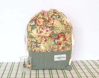 Project bag, drawstrings bag, pouch, cotton bag, yarn bowl for small projects like socks, scarf, mittens. Free 2 stitch markers