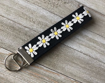 Black Daisy Keychain