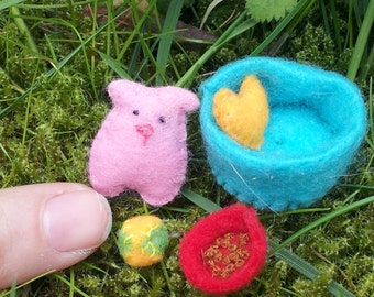 Pig Play Set - kawaii pig - stuffed felt plush - miniature pig - tiny piglet - micro mini plush by Moss Mountain