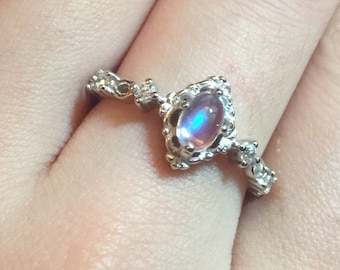 Oval Moonstone Ring moonstone ring sterling silver,4x6mm adjustable Victorian style, vintage ring, Christmas jewelry, birthday gift