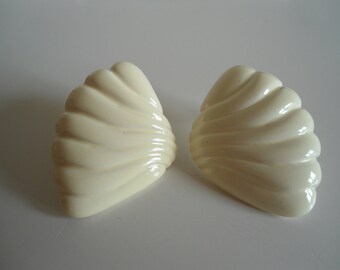 Cool retro statement earrings.
