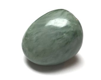 Tumbled Infinite. Light Green. Gemstone. Undrilled. Reiki Stone. Altar Stone. Wicca. Wire Wrapping Stone. 30mm. One (1)