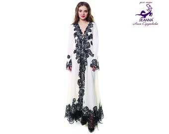 Spectacular coat "Royal Contrast" of knitted Alpaca with lace