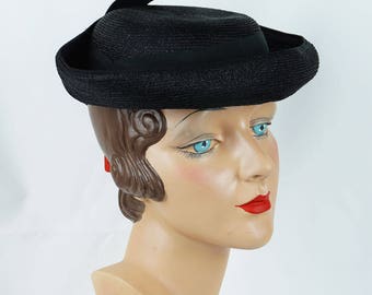 1940s Vintage Hat Black Straw Curled Brim Tilt NOS NWT Sz 21