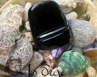 Hommage à Soulages : Bague en cuivre émaillé, noir lumineux