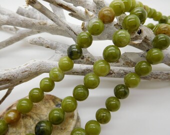 40 green jade beads 8mm round