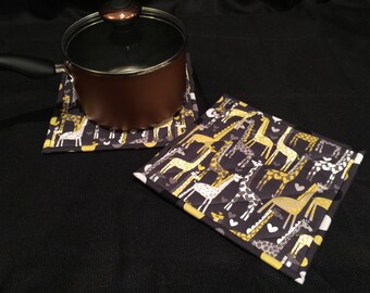 Giraffe Quilted, Insulated Pot Holder Set