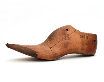 Vintage Wood Shoe Form, Pointed Toe Shoe Last Wooden Cobblers Shoe Mold, Krentler Bros St. Louis, Primitive Decor, Pointy Toe Shoe Form Wood