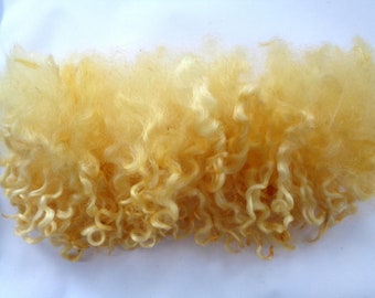 15g (58,00 Euro/100g) 0.5oz wensleydale locks, wool curls, hand dyed locks, felting fiber, doll hair, felting,light honey blonde, 100% wool