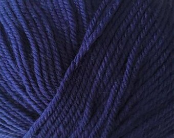 Blue Velvet Cascade 220 Superwash Yarn 220 yards 100% SuperWash Wool color 813