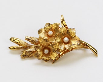 Gold Flower Brooch - Vintage 1970s Gold Tone Floral Pearl Pin
