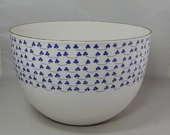 Never Used HACKMAN Arabia Finland Kaj Franck Blue Clover Large White Enamel Bowl Mid Century ODH17