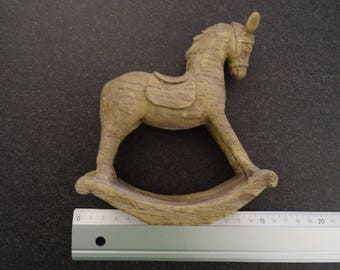 Adorable rocking horse for your Christmas decorations - 14 * 16 cm