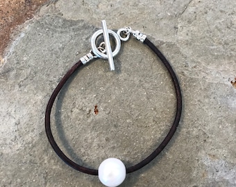 SALE- Baroque pearl and leather bracelet