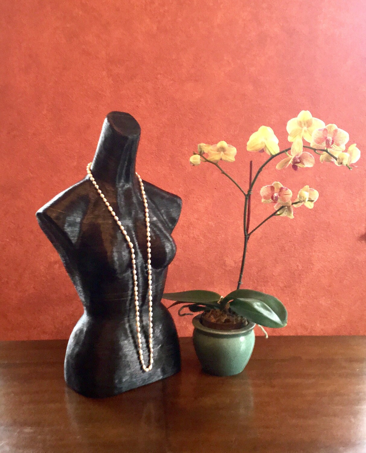 Paper Mâché mannequin for accessories apparel and jewelry