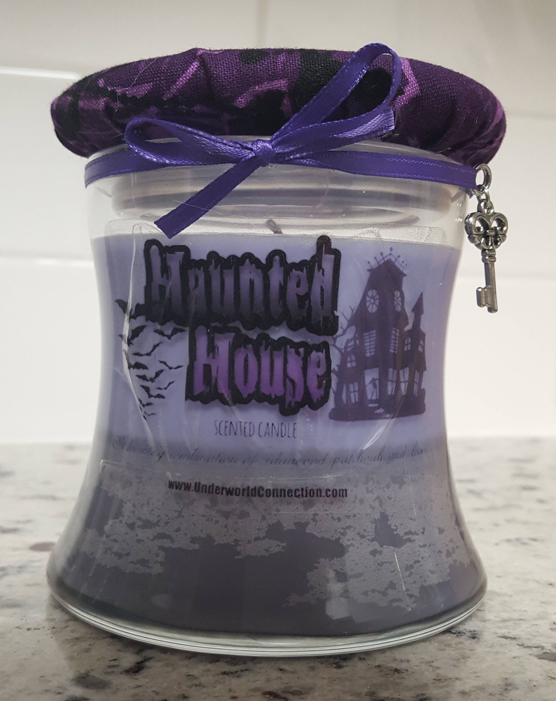 HAUNTED HOUSE scented candle