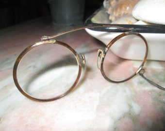 Beautiful Antique Eyeglasses And Case Circa 1900