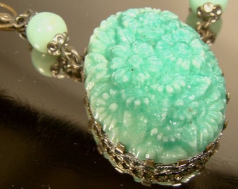 Czech Art Deco MOLDED Green Peking GLASS Floral NECKLACE 1920s