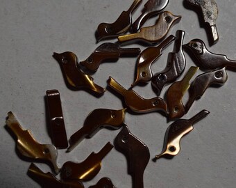 Vintage, Korean Mother-of-Pearl Shell carved bird fetish beads. Tribal, Native American fetishes. (2041596)