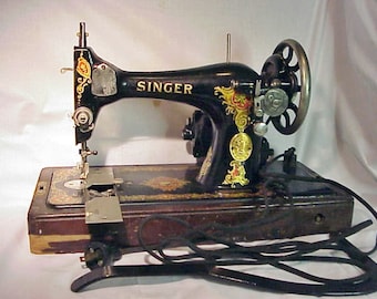 Lovely RARE 1925 128--13 Bullet Shuttle LA VENCADORA Knee Bentwood Base Sewing Machine AA479502
