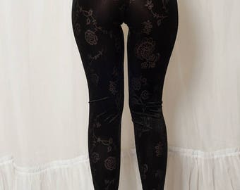 Schwarz samt Blumen Leggings mit transparenten Blumen. Gothic Leggings durchschauen Clubbing Leggins. Hohe Taille samt benutzerdefinierte Leggings.