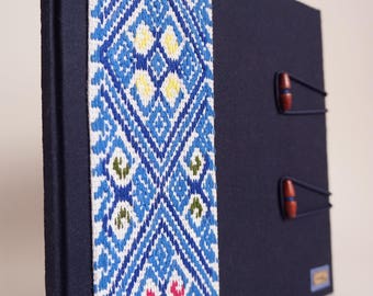 Hardcover folder with hand embroidery from Tenejapa, Chiapas