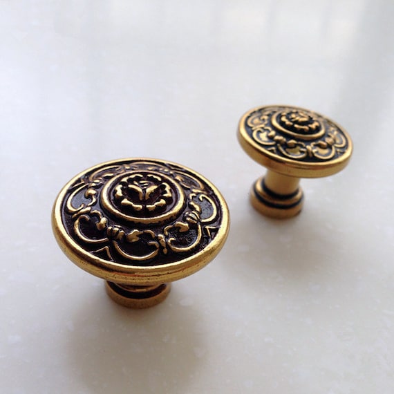 Retro Chic Knob Dresser Knobs / Antique Brass Kitchen