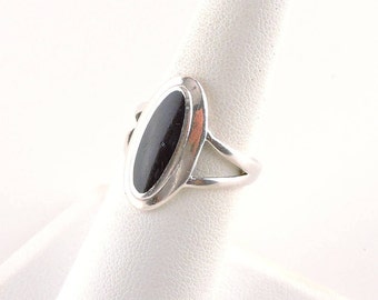 Size 7 Sterling Silver And Black Resin Oval Ring