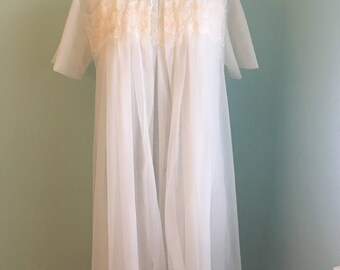 Henson-Kickernick Off White Peignoir Set - Petite