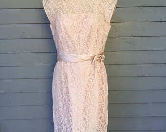 1950s Pink Lace and Satin Sheath Dress by R&K Originals Size 6 Small