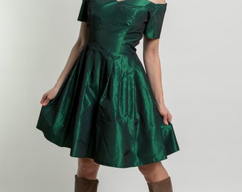 Vintage Satin Emerald Green Off Shoulder Party Dress (Size Medium)