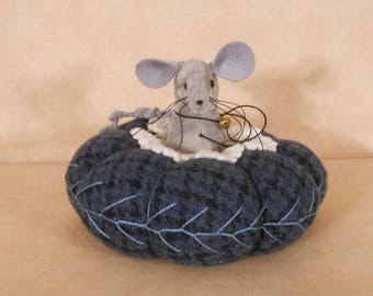 Wool Mouse Pincushion