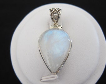 Rainbow Moonstone Sterling Silver Pendant (S78)