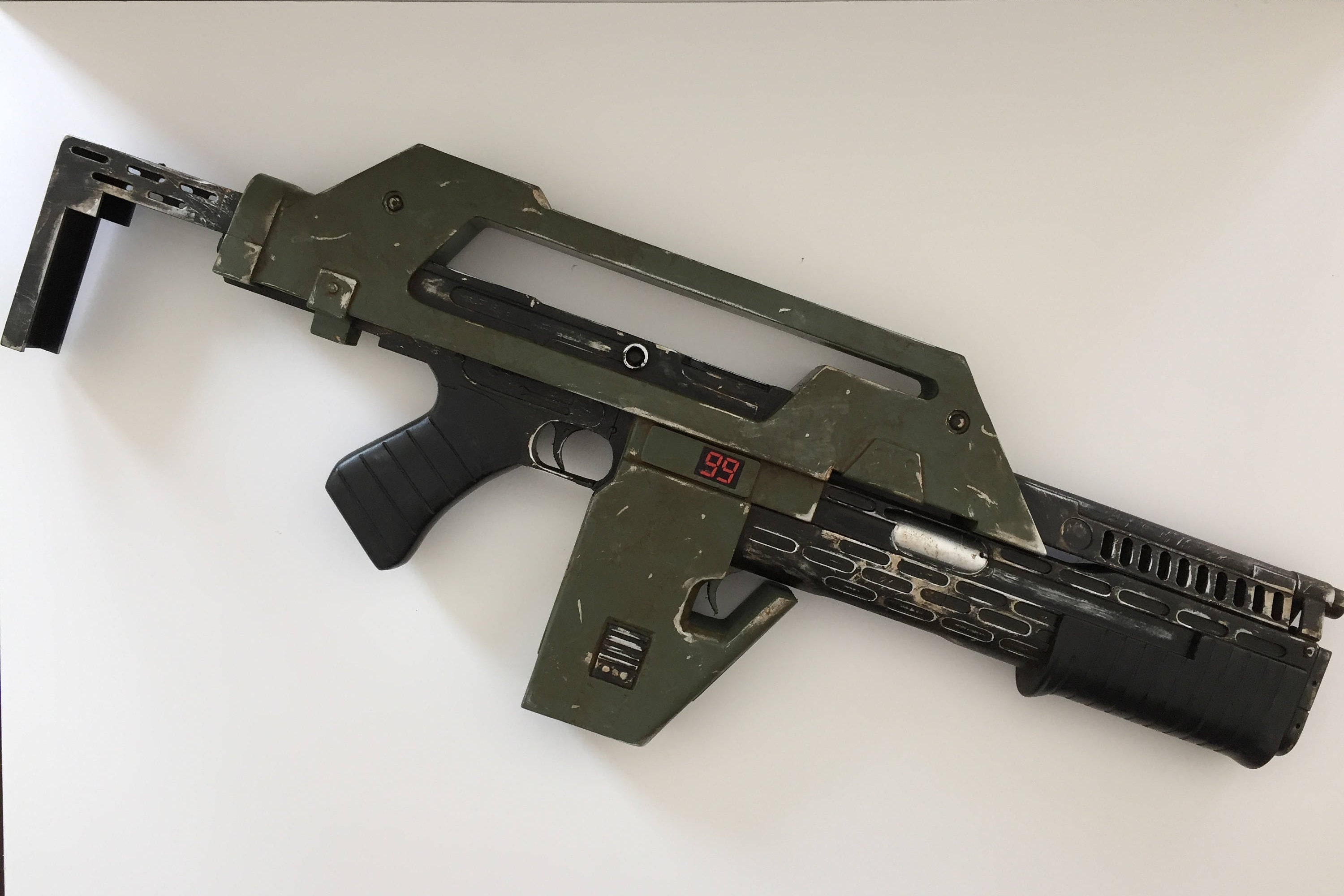 Full Scale USCM M41A Pulse Rifle Prop Kit from Aliens Movie
