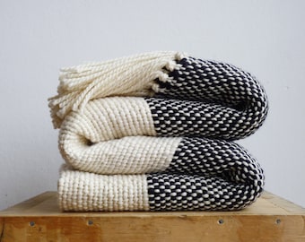 Chunky knit blanket, Boho bedding wool woven throw blanket, Cozy Blanket, Black and white couch cover by Texturabledecor