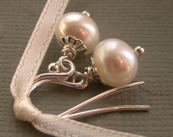 Classic pearl earrings, freshwater pearl earrings, silver earrings or gold earrings, small dangle earrings, dainty pearl drop earrings