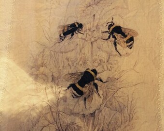Bumble Bee 100% cotton flour sack tea towel
