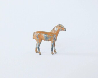Vintage 1940's lead Britain's iron cast brown horse. Britain lead farm animals. Vintage lead toy figurines. Iron cast lead horse.