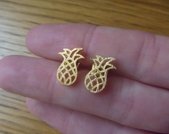 Golden delicious pineapple earrings