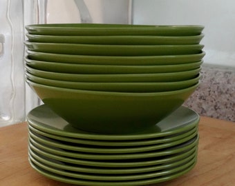 Vintage Melamine Dishes, Avocado Green Melmac Dishes, Set of 16 Saucers and Plates, Vintage Dishes