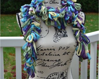 Simple Multi-Colored Loopy Scarf