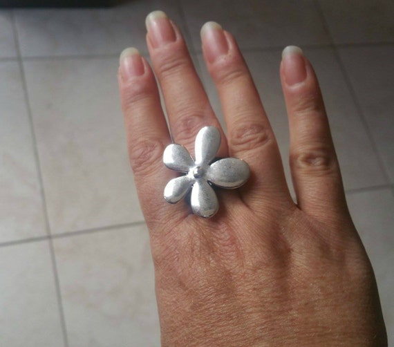 Flower ring, leather ring, women ring, boho ring, bohemian ring, Women flower ring ,feminine ring, unique ring, customizable ring, uno de 50