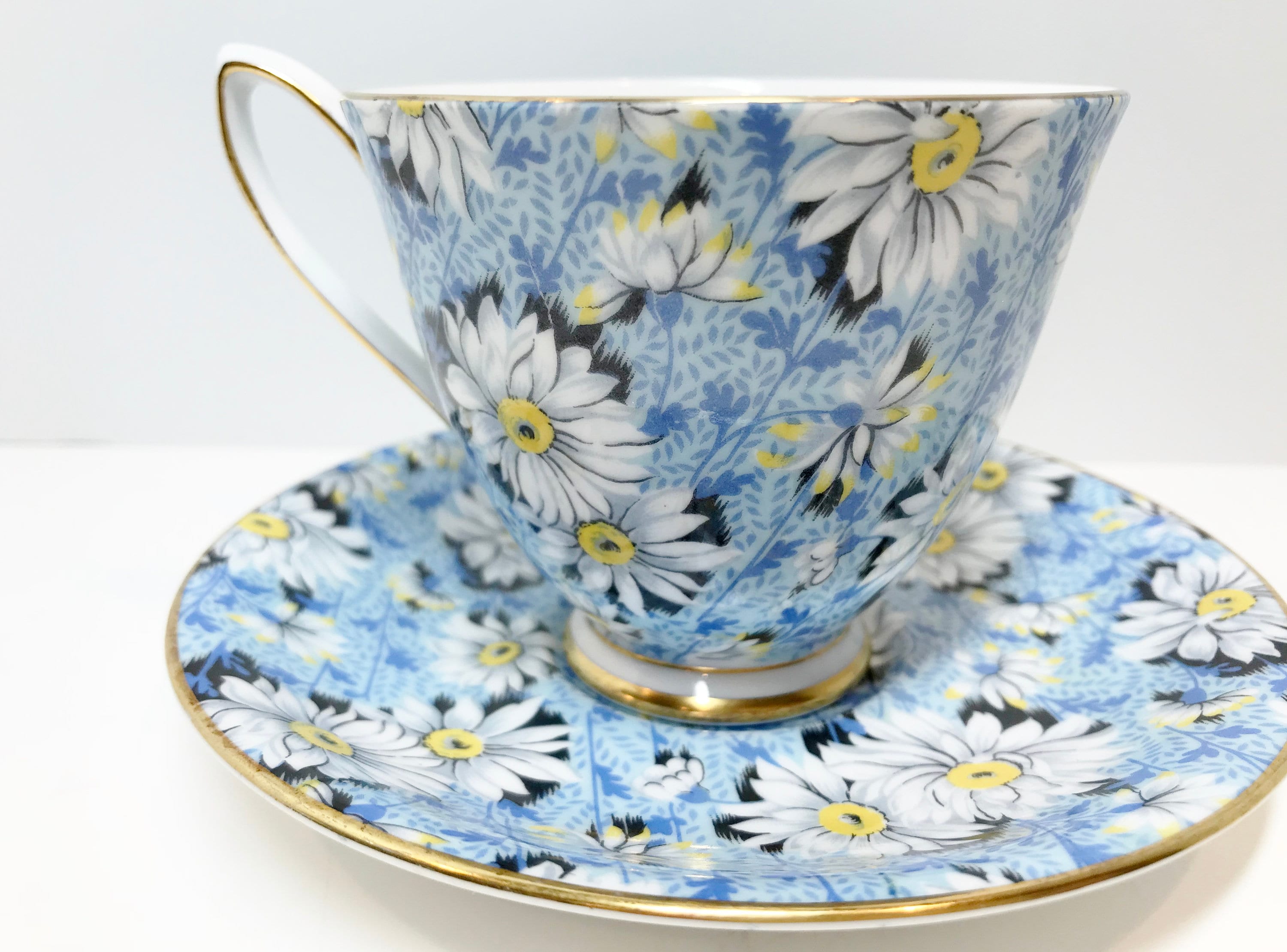 Daisy Chintz Shelley Tea Cup And Saucer Carlisle Shape Chintz Tea 
