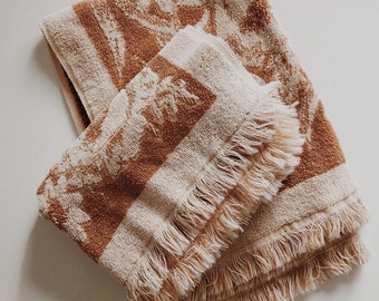 Cute Vintage floral towels, Boho floral towel, Vintage bathroom decor, boho floral vintage towel, boheme hand towels