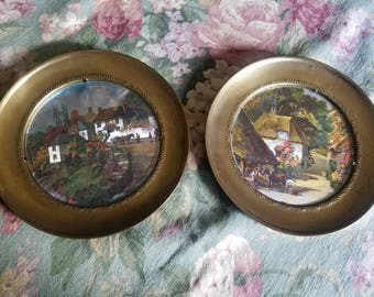 Set of two plates with cottages